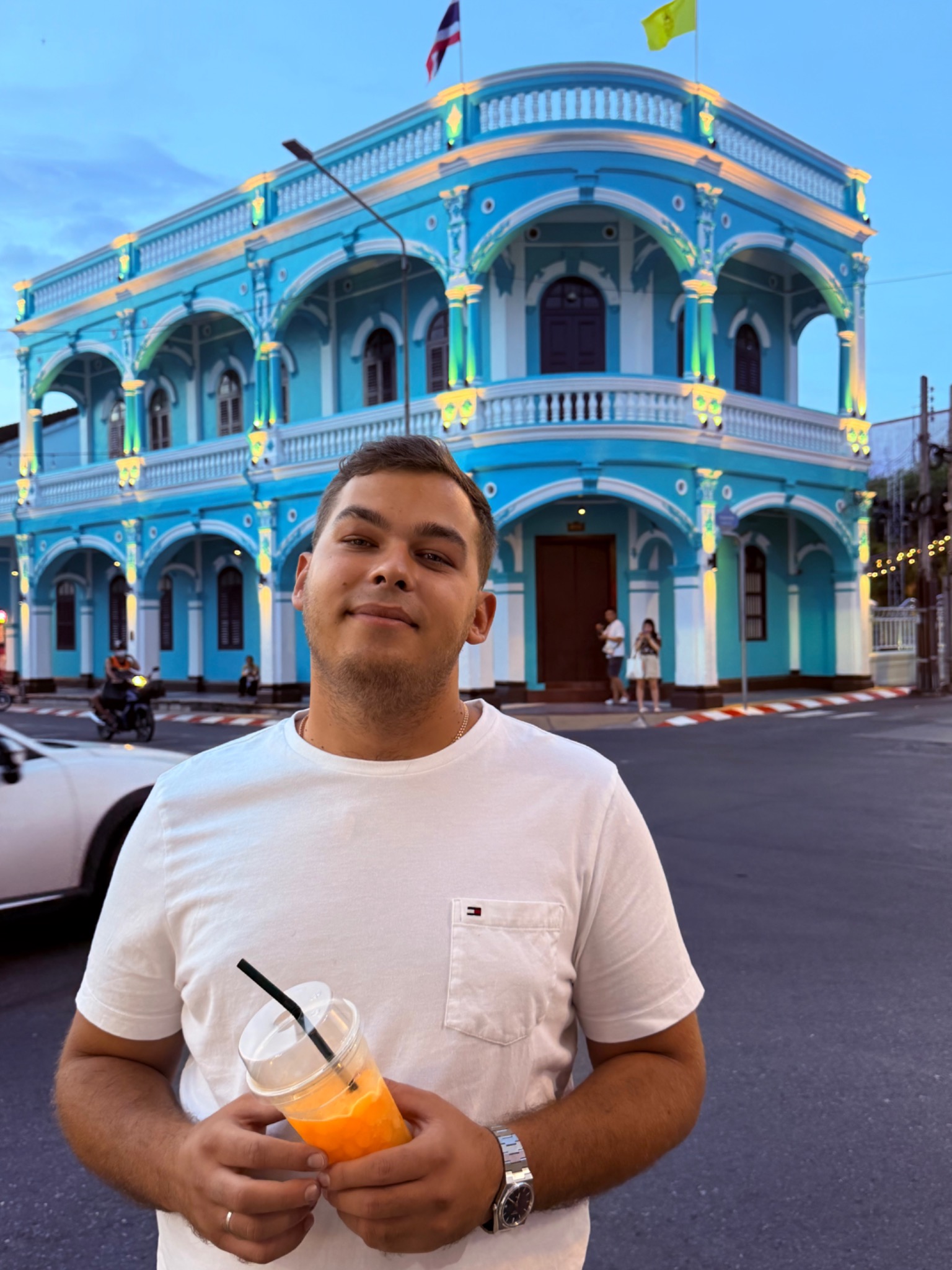 Дмитрий на прогулке по Старому городу Пхукета